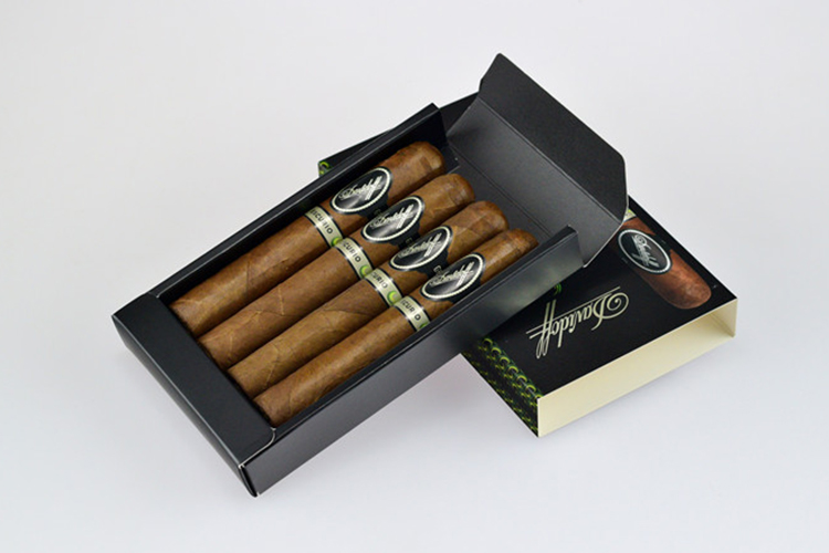 4支 DAVIDOFF ESCURIO GRAN TORO 里约公牛