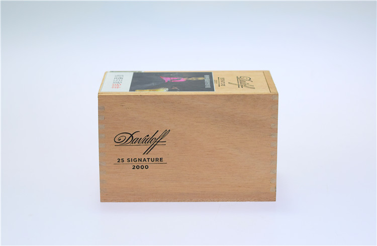 25支 Davidoff SIGNATURE 2000