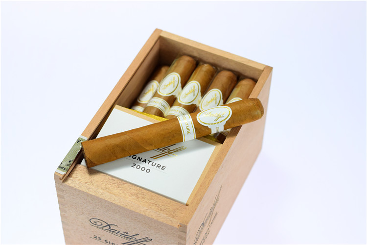 25支 Davidoff SIGNATURE 2000