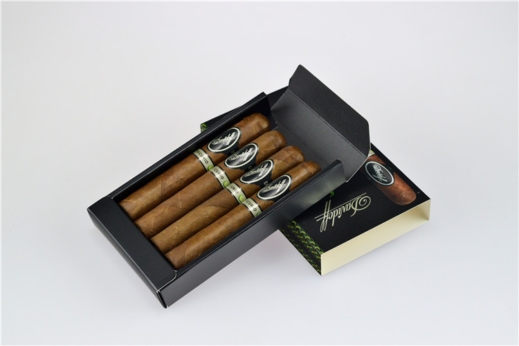 4支 DAVIDOFF ESCURIO GRAN TORO 里约公牛