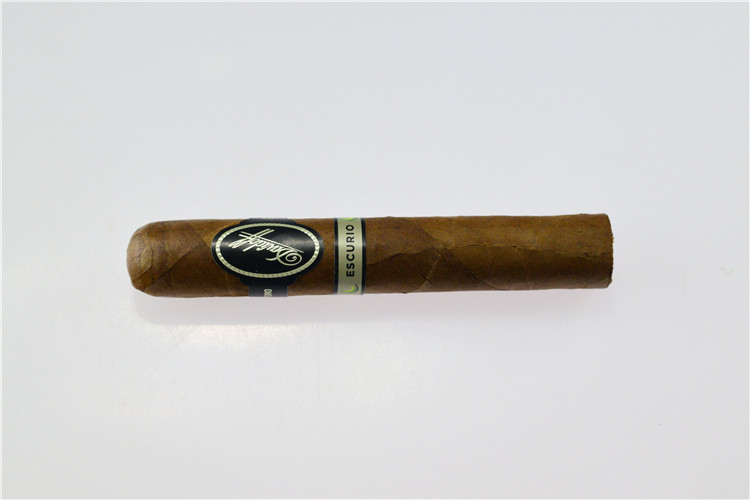 4支 DAVIDOFF ESCURIO GRAN TORO 里约公牛